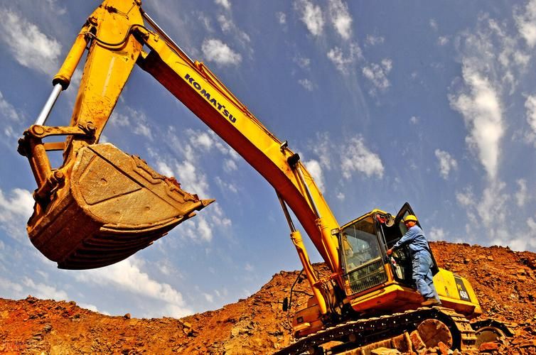 Causes and solutions for excavator speed drop and difficulty in working