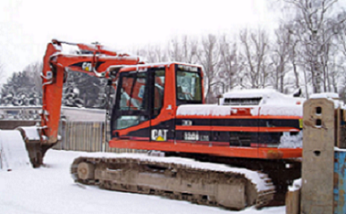 Maintenance and considerations for excavator in winter